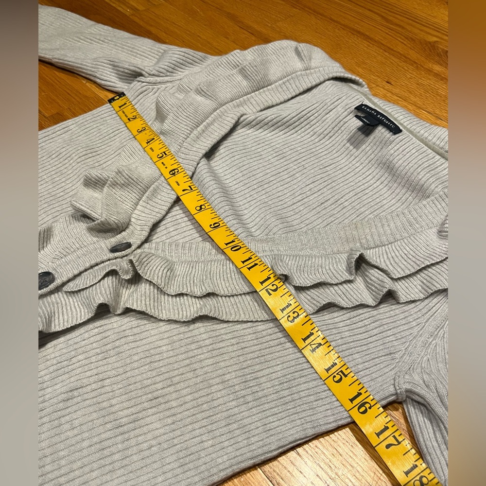Banana Republic Merino Wool Ruffle Cardigan - Picture 4 of 7